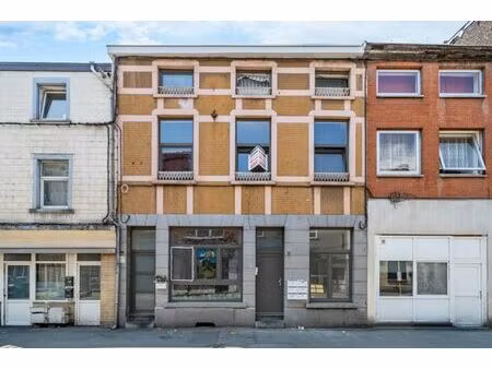 immeuble rénové de 7 unités offrant de bons rendements !