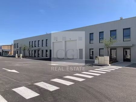location commerce 325 m² à décines-charpieu (69150)