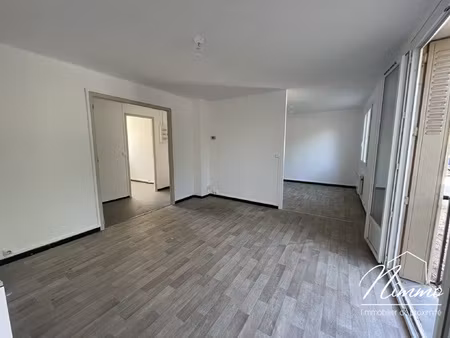 nimes proche croix de fer appt type 4 avec cave