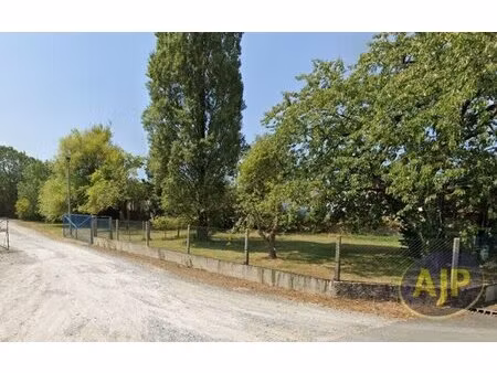 en vente terrain non constructible 1 000 m² – 89 100 € |la garnache