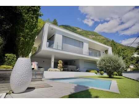 villa de luxe à vendre à la la tronche