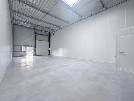 location bureaux et commerces à oissel (76350) : à louer / 105m² oissel