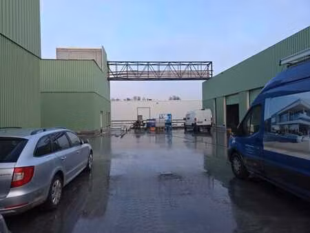 unité pme de 191m²