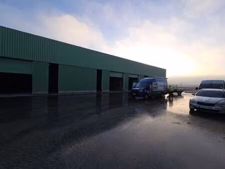 unité pme de 194m²