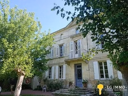 maison historique en bord d'estuaire proche de blaye