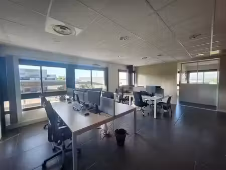 location hôtel particulier 14 pièces 290 m² à montpellier (34000)  4 600 €
