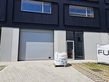 unité pme de 370m²