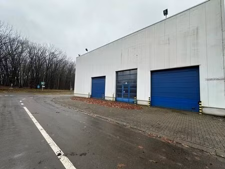 ensemble semi-industriel de 833m²