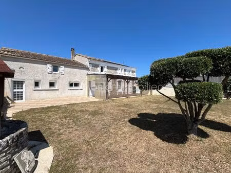 maison de 190 m² à corme-ecluse