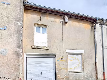 garage plein centre a usage de garage ou possibilité habitat