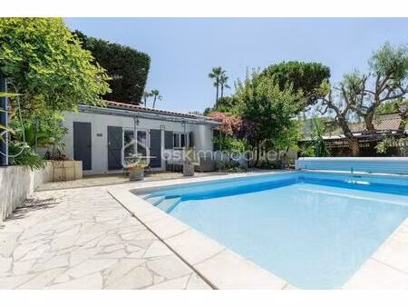 villa de plain-pied avec piscine et studio indépendant