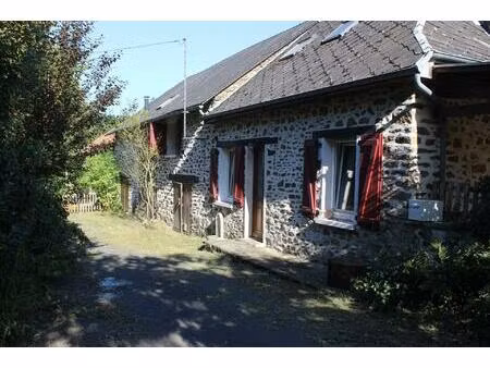 maison en pierres- pleine nature avec ruisseau