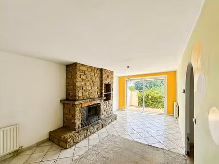 villers-semeuse maison chaleureuse  fonctionnelle et bien située