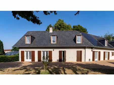 maison 7 pièces 325 m² à vendre / acheter civray 86400 ? | era immobilier