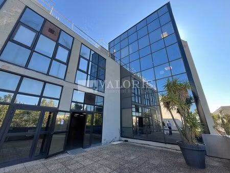 location bureau 822 m² à aix-en-provence (13090)