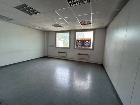 local professionnel à louer 27.7 m² - montbéliard (25) - 374€