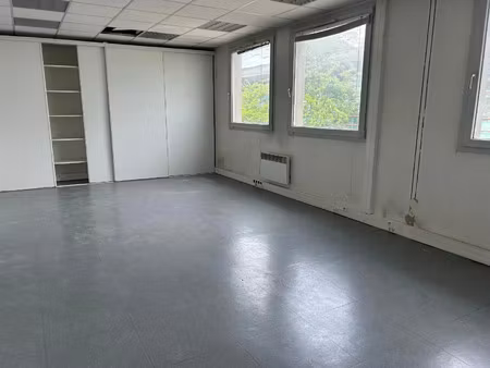 local professionnel à louer 69.7 m² - montbéliard (25) - 941€