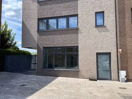 multifunctionele handelsruimte te huur in de gemeente asse