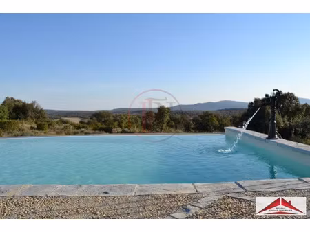 magnifique propriété rare d'environ 10 hectares sur les haut