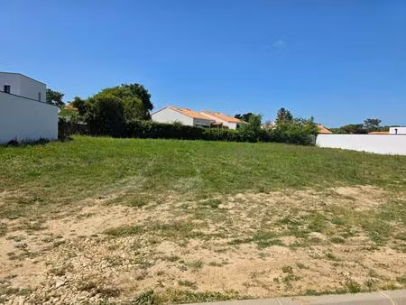 rare terrain viabilisé 618 m2