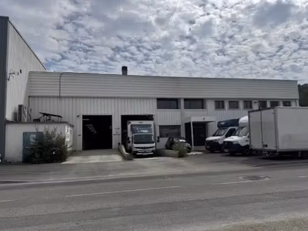 entrepôt 2 164m² terasson-lavilledieu