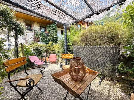 appartement dans maison de village