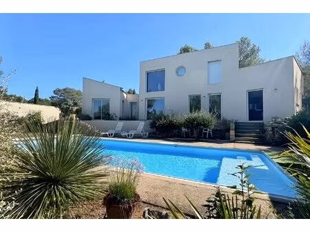 villa 4 chambres avec piscine