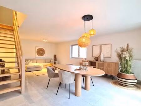 appartement duplex avec 3 slk  terrasse  bien situé.