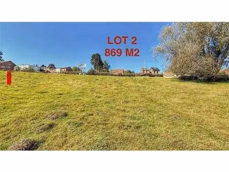 lot 2- près du centre  vue imprenable verte  permis accordé