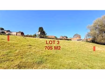 lot 3- près du centre  vue imprenable verte  permis accordé