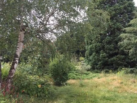 place de stationnement extérieur uniquement