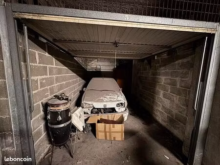 parking/box 1 pièce 16 m²