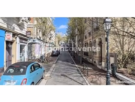 local commercial 48 m²