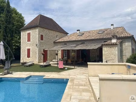 superbe ensemble immobilier en pierre avec piscine