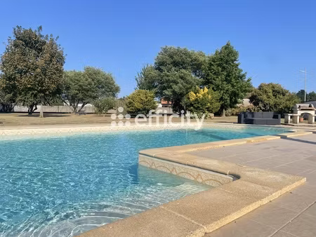 maison 10 pièces - 245 m²