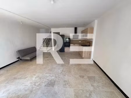 vente maison 4 pièces 80.5 m² à generac (30510)  175 000 €