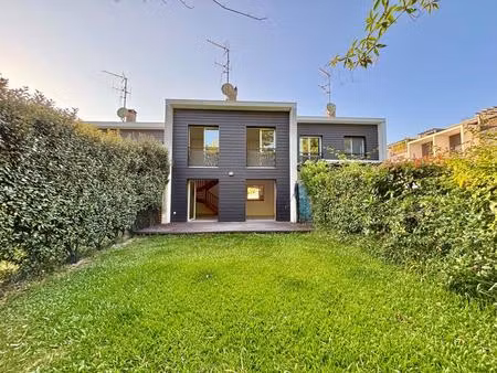 hauts de bayonne/landes  maison de type t4 avec terrasse et jardin
