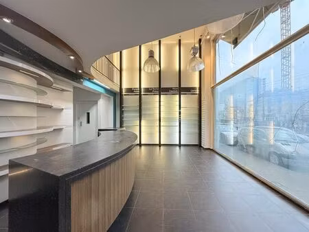 commerce à louer - grande visibilité