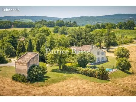 ferme 1 pièce 217 m²