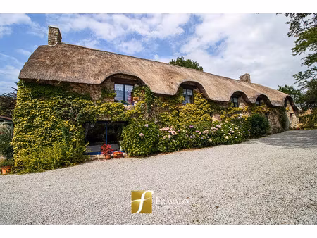 ploeren - authentique chaumiere du xviiè siecle