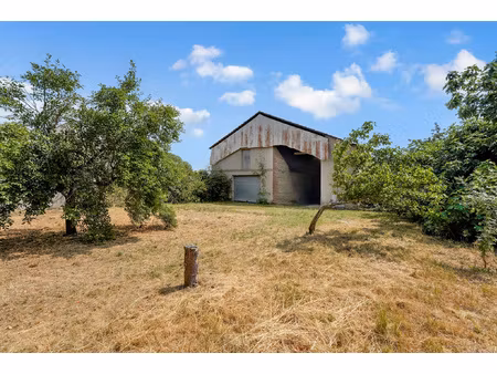 grange sur une parcelle de 721m2