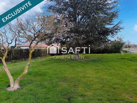terrain constructible à montracol de 507 m²