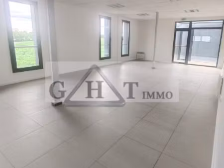 a louer bureaux 125m2 buc