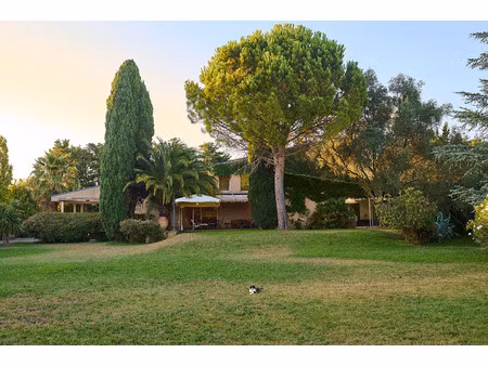 vente maison 6 pièces 236 m² tarascon (13150)
