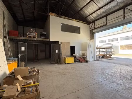 a louer - local d'activités avec bureaux