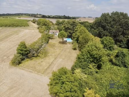 en pleine nature  jolie charentaise 5 chambres