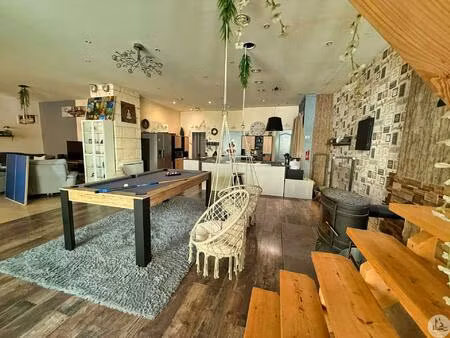 maison ou commerce en cœur de village