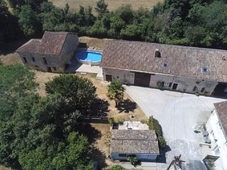 vente maison 9 pièces 240 m² à civray (86400)  242 000 €