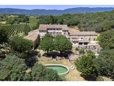 ansouis a vendre à ansouis propriété agricole de 29 hectares luberon sud  proche...