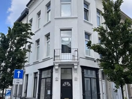 super gelegen hoekwoning